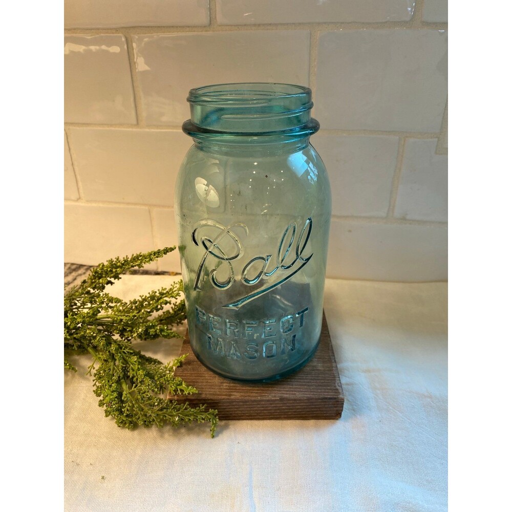 Vintage Ball Perfect Mason
Canning Quart Jar Aqua Blue
Glass # 6 on the‎ Bottom
